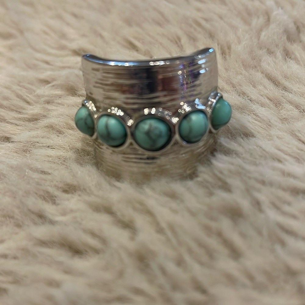 Lia Sophia Turquoise Colored Stones and Silver Tone Ring Size 8 EUC